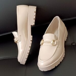 NEW Bandolino Franny Chunky Lug Soles Gold Handwear Slip-On Shoes Loafer 7 Cream